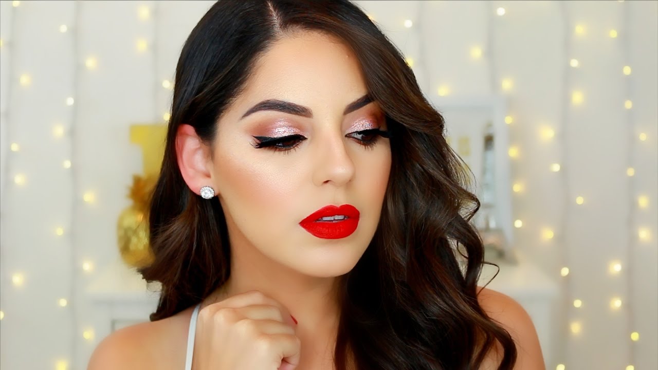 mujer maquillada para su boda